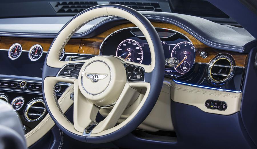 Панель приборов Bentley Continental GT 2018 года  (AU) (фото 15 из 40)